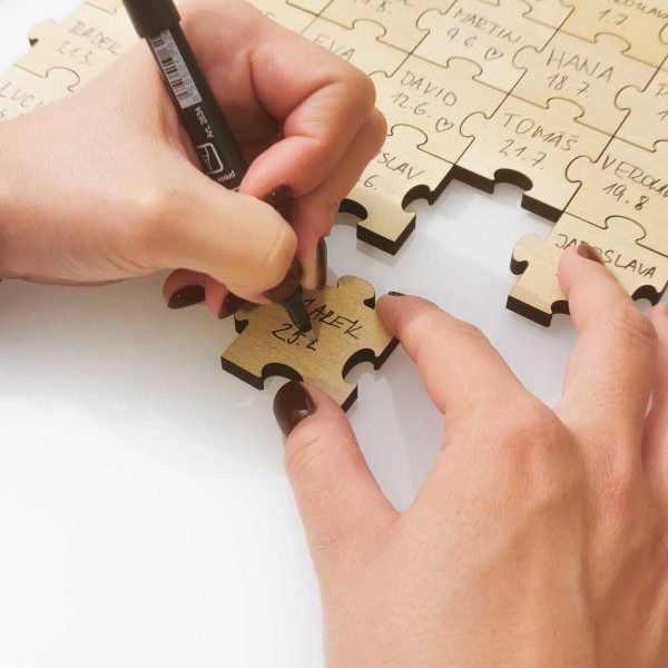 Květinový rodinný kalendář pro zapisování narozenin a svátku - HDF puzzle