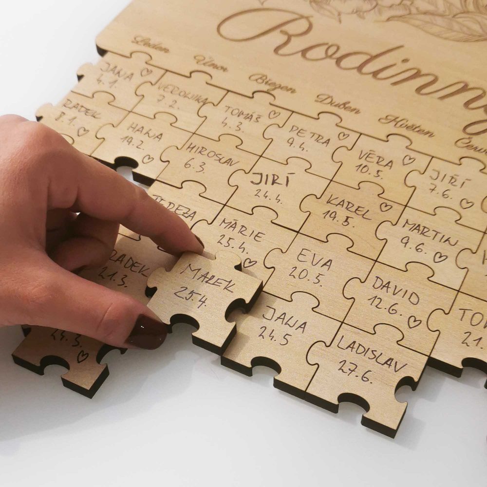 Květinový rodinný kalendář pro zapisování narozenin a svátku - HDF puzzle